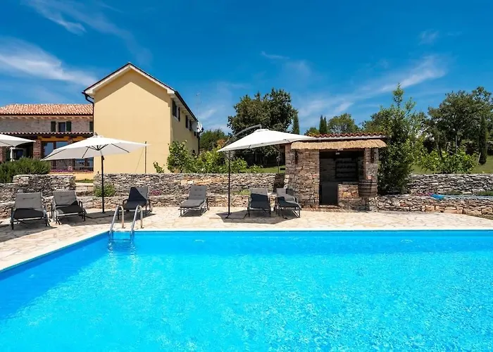 Nina By Briskva Gambozzi